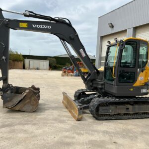Mini Pelle sur chenilles Volvo ERC88