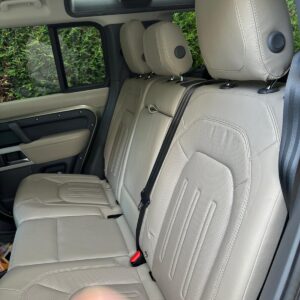 Land rover defender IV 2.0 P400E PHEV – Image 11