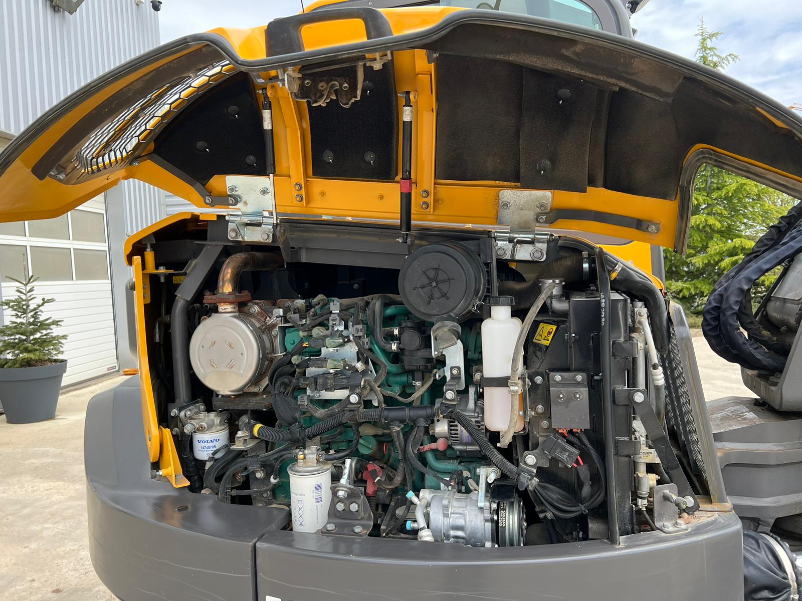 Mini Pelle sur chenilles Volvo ERC88 – Image 12