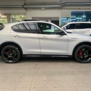 ALFA ROMEO STELVIO (2) 2.2 210 Q4 COMPETIZIONE AT8 – Image 7