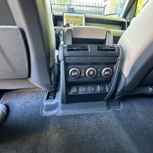 Land rover defender IV 2.0 P400E PHEV – Image 8
